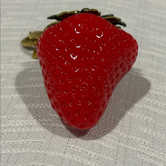 Fashion Jewelry Red Strawberry Key Holder - Picture 6 of 7